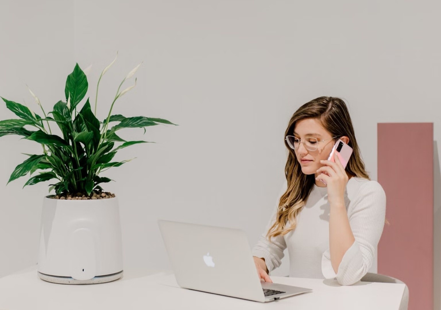 Hieu dung ve kha nang hut bui cua may loc khong khi hinh anh