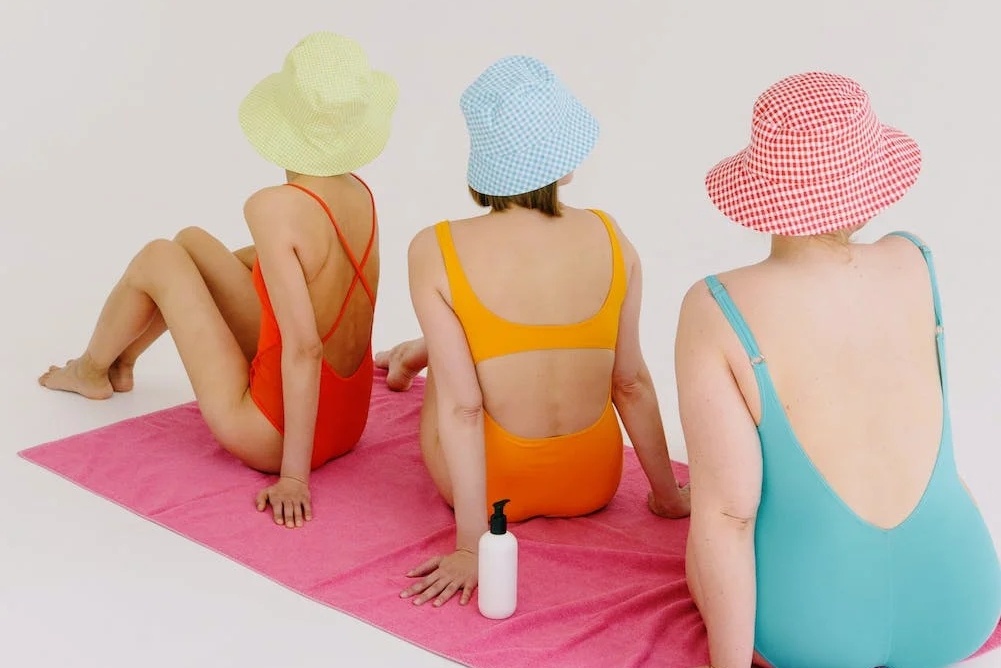 Cham soc da khong chi co khuon mat hinh anh