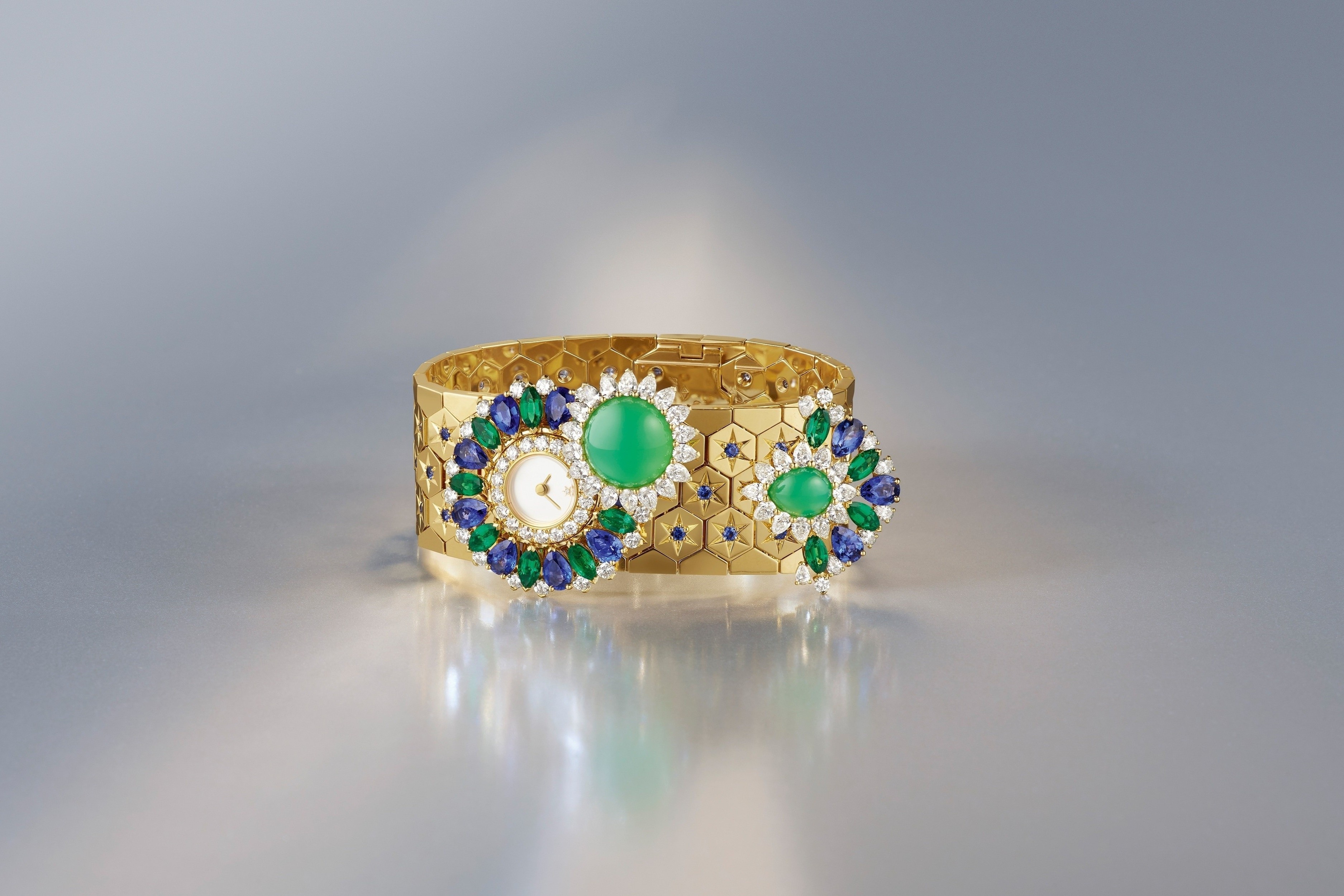 Dong ho giau mat so hinh anh