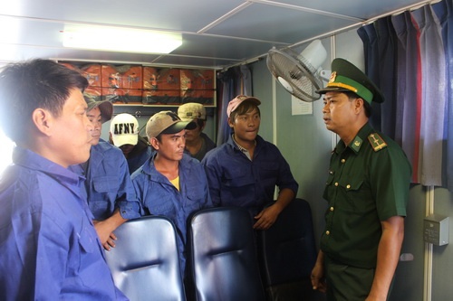 7 ngu dan bi nan o Hoang Sa da vao bo an toan hinh anh