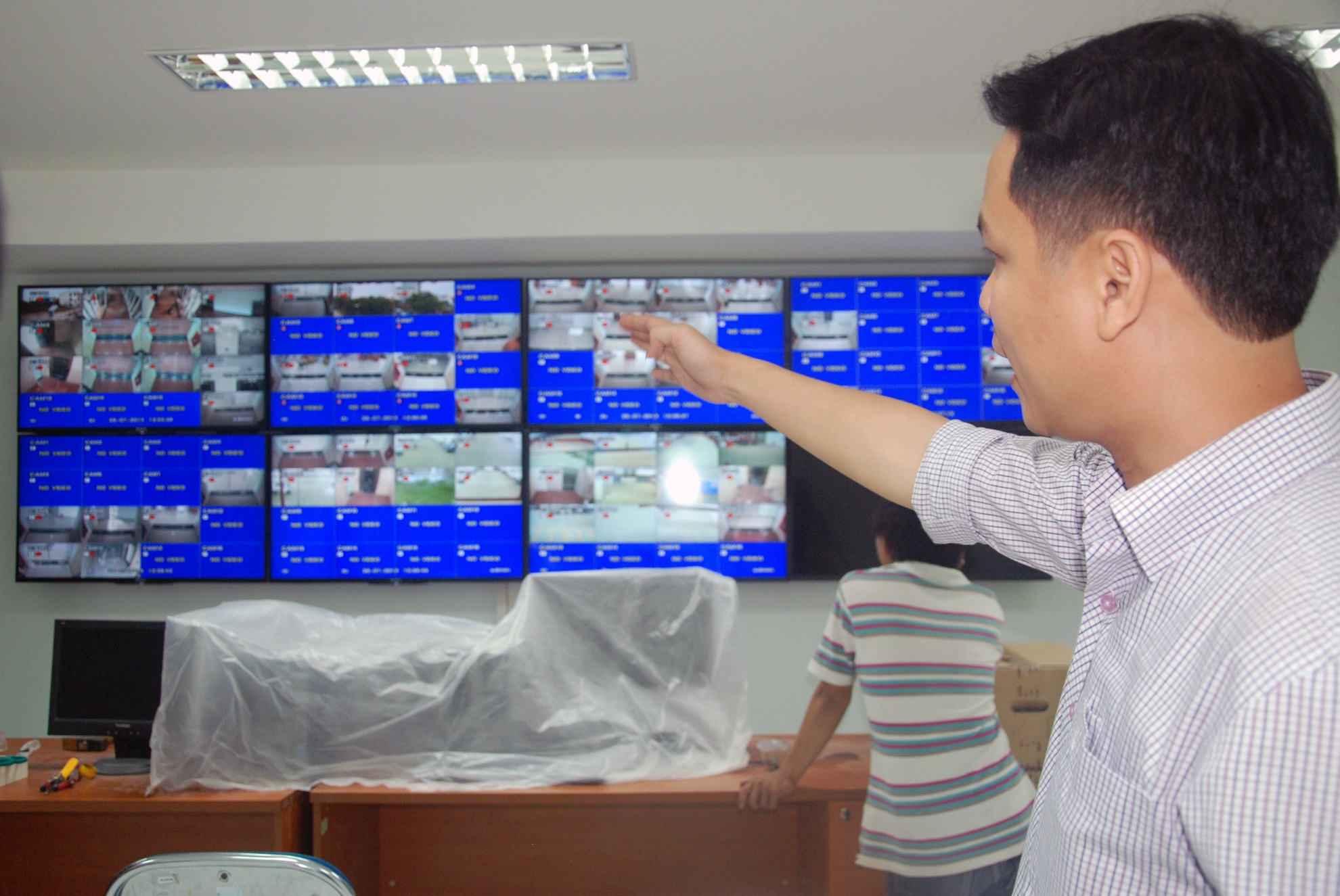 Tòa nhà được giám sát bởi hệ thống Camera hiện đại