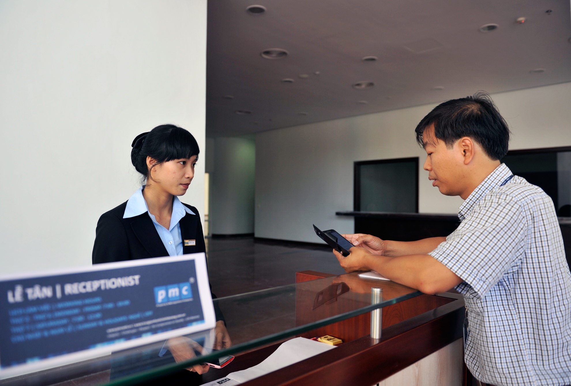 Mọi giao dịch, liên hệ công tác của tổ chức, công dân với các sở ngành nói trên sẽ được thực hiện ở tòa nhà trung tâm hành chính TP.