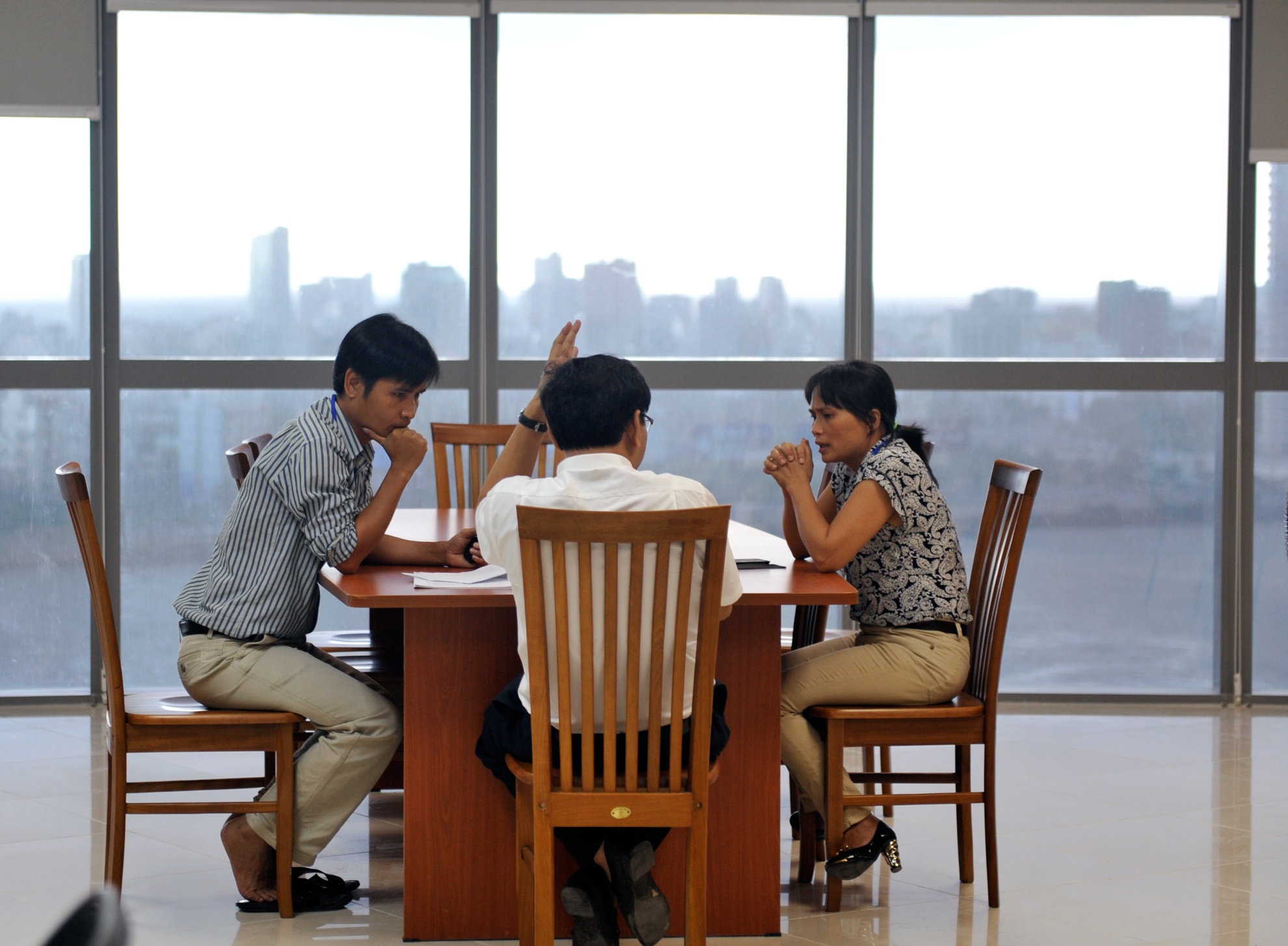 Ngày đầu tiên vào Trụ sở mới, Sở  tư pháp đã đón tiếp rất nhiều người dân và lãnh đạo các doanh nghiệp đến liên hệ làm việc