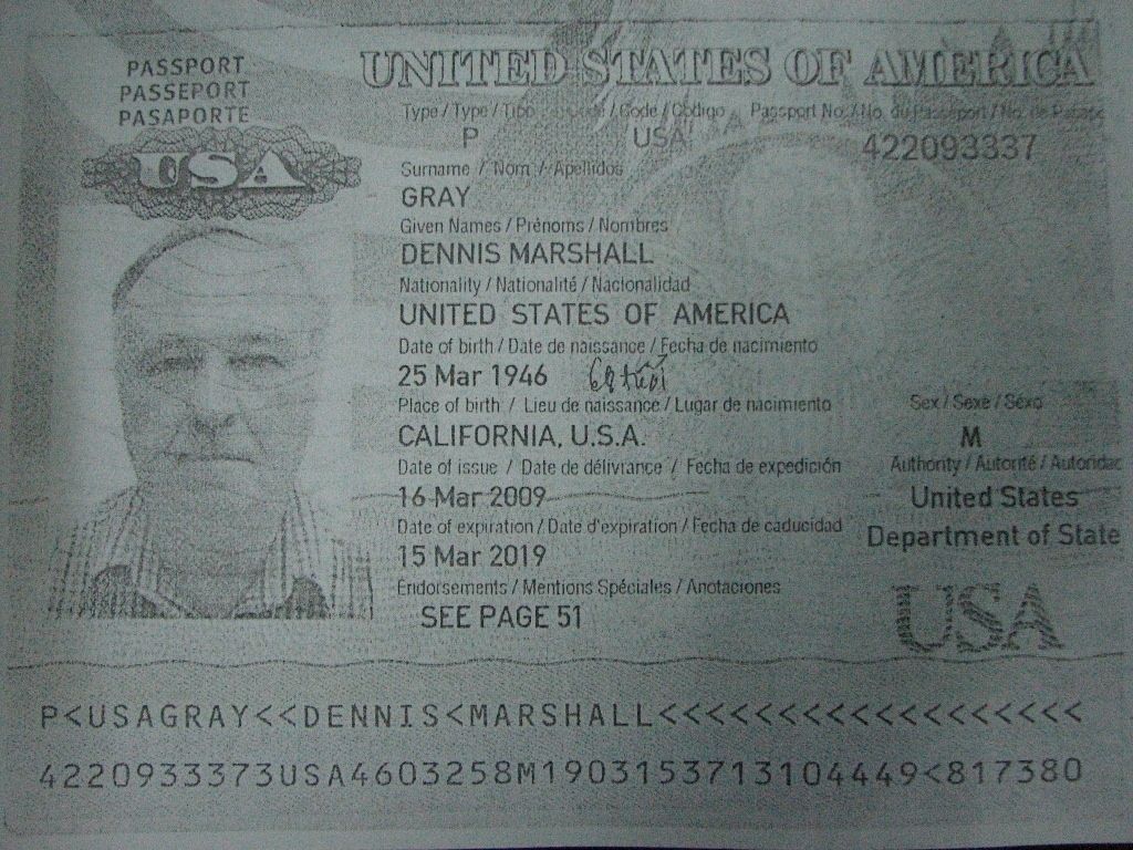 Hộ chiếu của ông Dennis