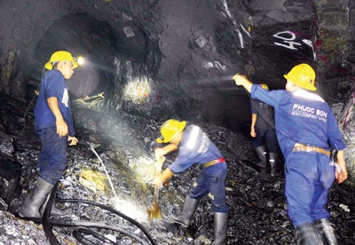 Nha may vang lon nhat Viet Nam 'to' bi cuop, dan phan no hinh anh