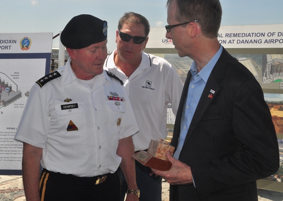 Hiện khoảng 45 ngàn m3 đất đã được nung nóng để phân hủy bằng cách đốt dưới hàng trăm giếng truyền nhiệt.