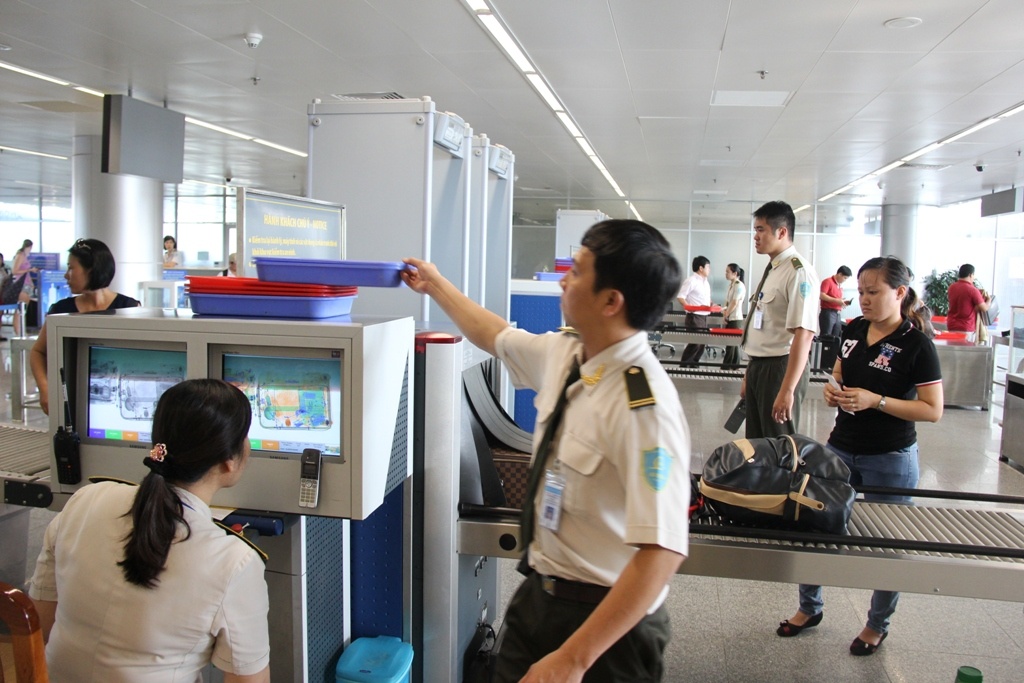 Da Nang lap 4 camera de giam sat dich benh Ebola hinh anh