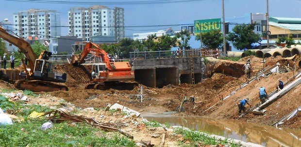 Ngay 19/8, Da Nang mat nuoc tren dien rong hinh anh