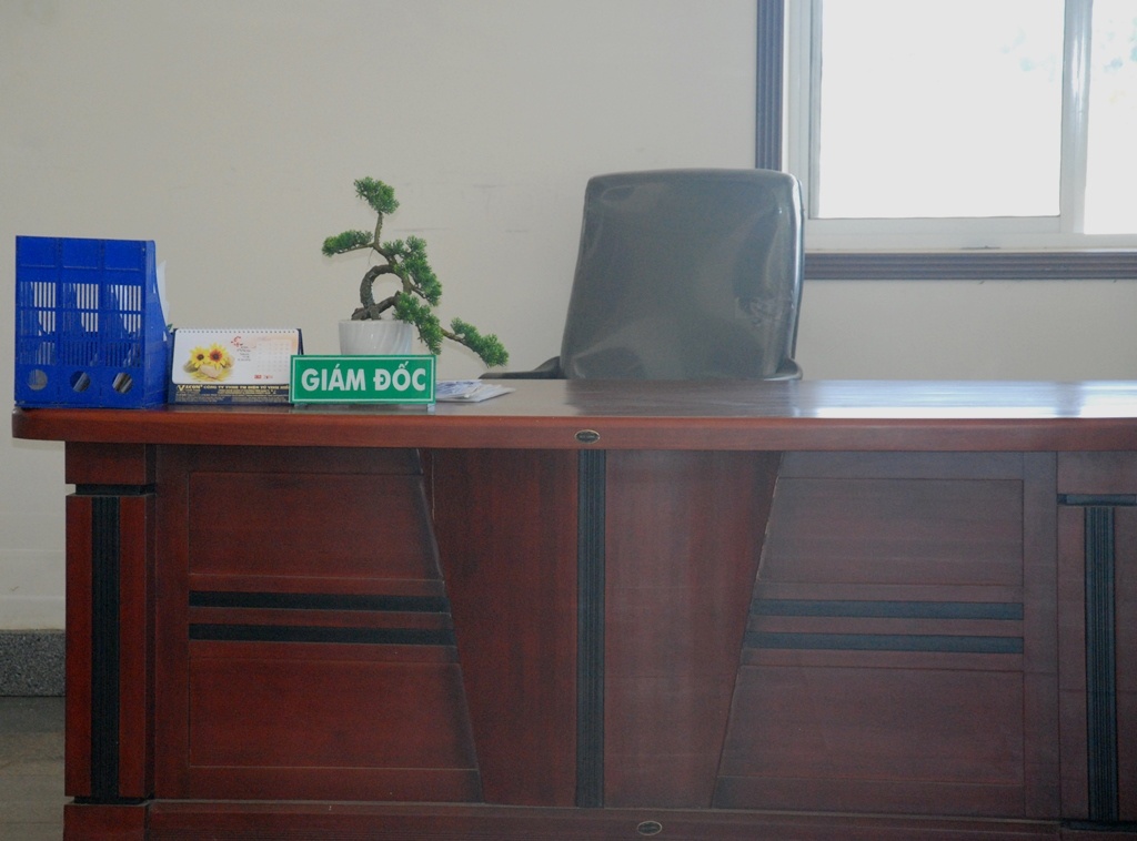 Ông Xuân Ba nhìn nhận, quan trọng là doanh nghiệp cần phải tự cứu lấy mình, chứ đừng trông đợi vào can thiệp của địa phương với các lệnh áp đặt hành chính sai luật. Cơ quan quản lý sẽ cố gắng tổ chức thêm các điều kiện như đặt trạm xe buýt ở bến xe, vận động các doanh nghiệp về bến xe Đức Long với giờ xuất bến tốt hơn… Như thế, doanh nghiệp chỉ có thể tự giải quyết bằng chính năng lực của mình.