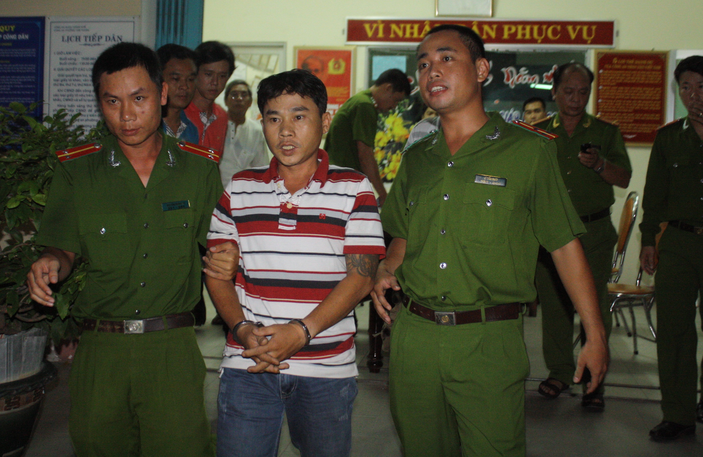 Mo quan nhau quy tu cac 'anh chi' giang ho hinh anh