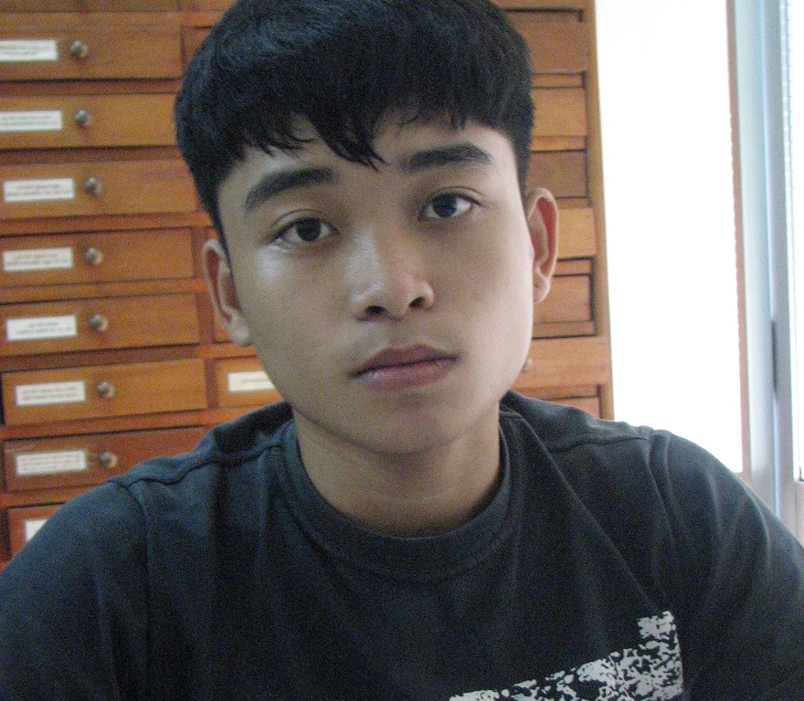 Đạt tại cơ quan Công an.