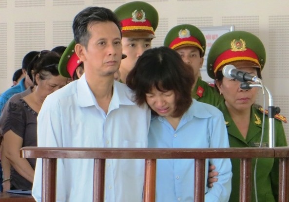 Lua 44 ty dong, chong nhan an chung than, vo 13 nam tu hinh anh