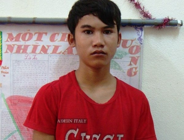 Mau thuan tren ban nhau, rut dao dam vao co cha duong hinh anh