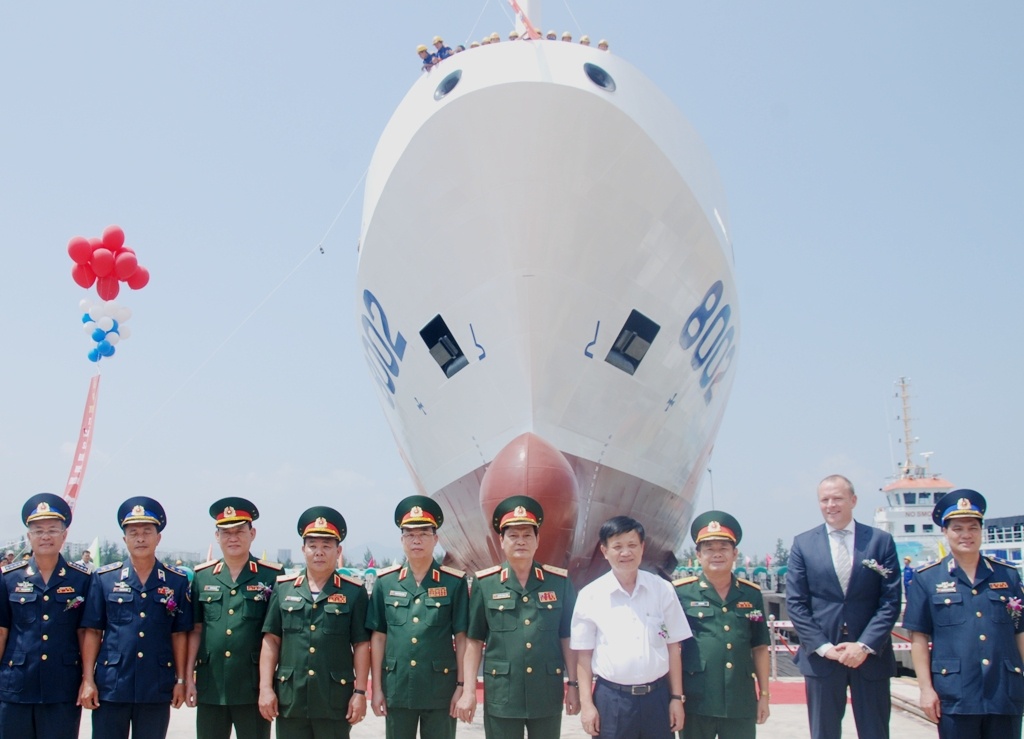 Tàu cảnh sát biển 8002 là dạng tàu có thiết kế tiên tiến, hiện đại, đáp ứng đầy đủ các tiêu chuẩn quốc tế.