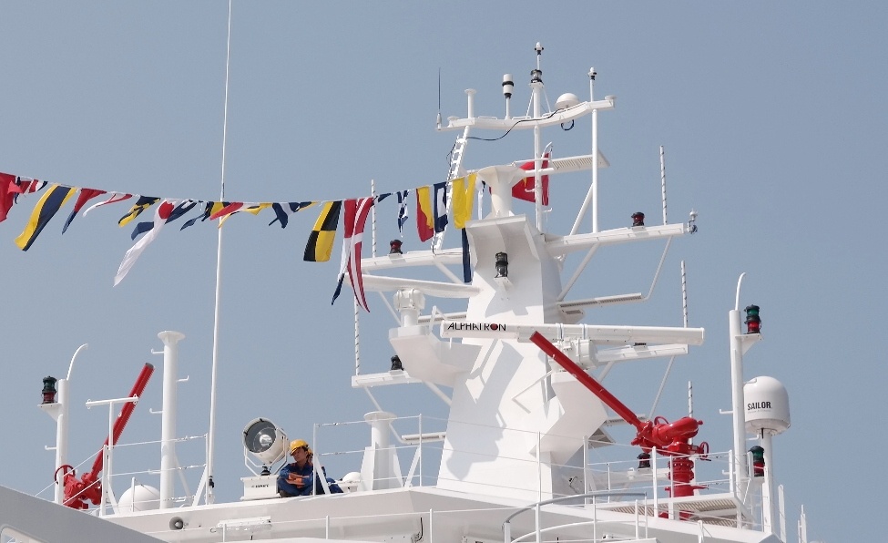 Ngoài nhiệm vụ chính là tuần tra bảo vệ chủ quyền biển đảo, thực thi pháp luật trên các vùng biển, tàu còn tham gia tìm kiếm cứu nạn, cứu kéo các tàu bị nạn có lượng giãn nước đến 2.200 tấn. Thực hiện nhiệm vụ chuyển quân, chi viện hậu cần cho các lực lượng hoạt động trên biển, đảo và các nhiệm vụ khác khi cần.