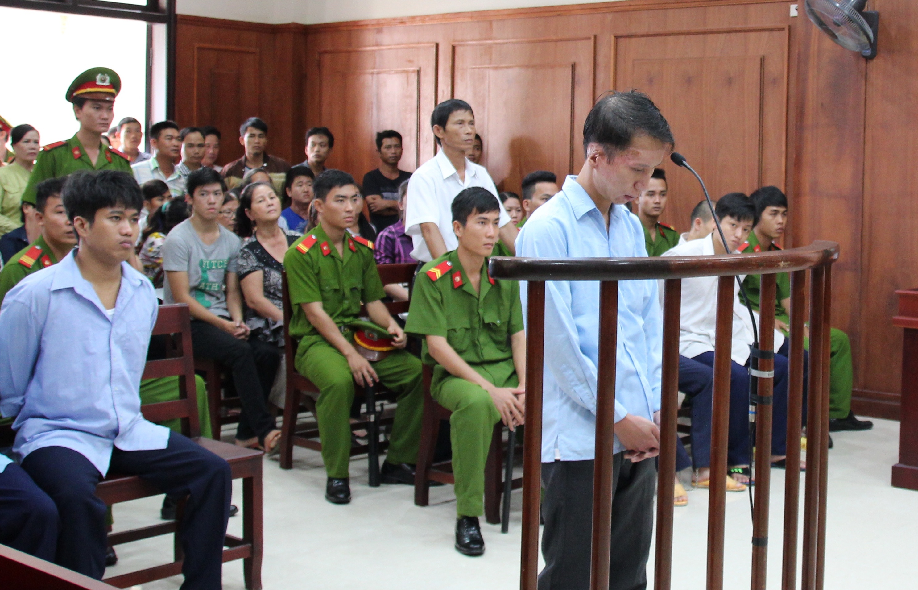Phú tại phiên tòa phúc thẩm, ngày 30/10.