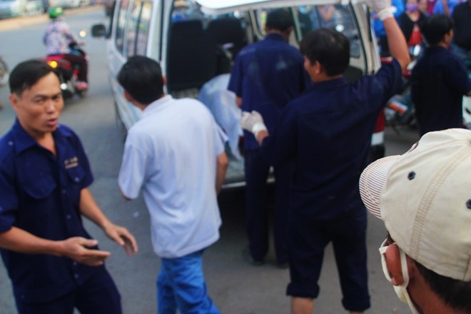 Mot phu nu tu vong trong tu the nam up o phong tro hinh anh