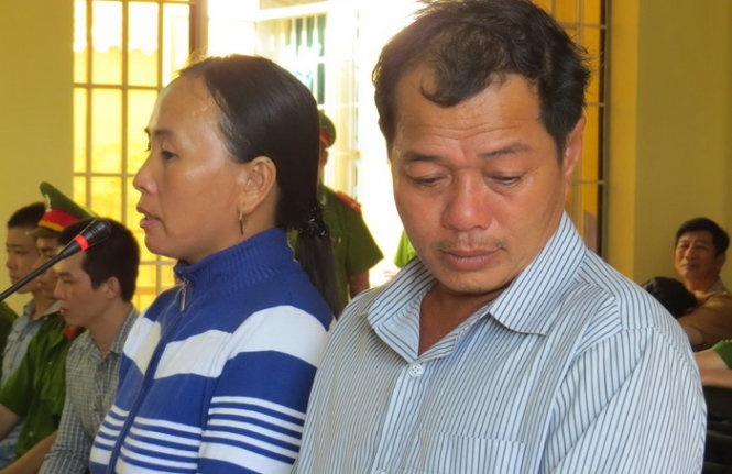 Cha mẹ nạn nhân Tu Ngọc Thạch. Ảnh: Duy Thanh.