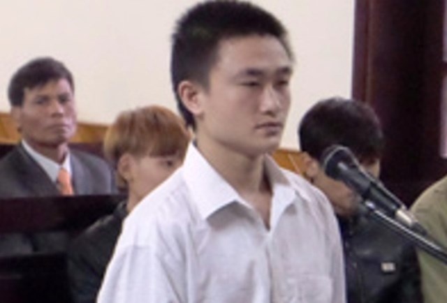 Dam chet ban nhau chi vi mot bao thuoc la hinh anh