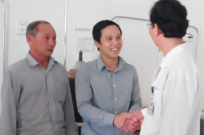 Benh nhan nghi nhiem Ebola xuat vien sau 21 ngay theo doi hinh anh