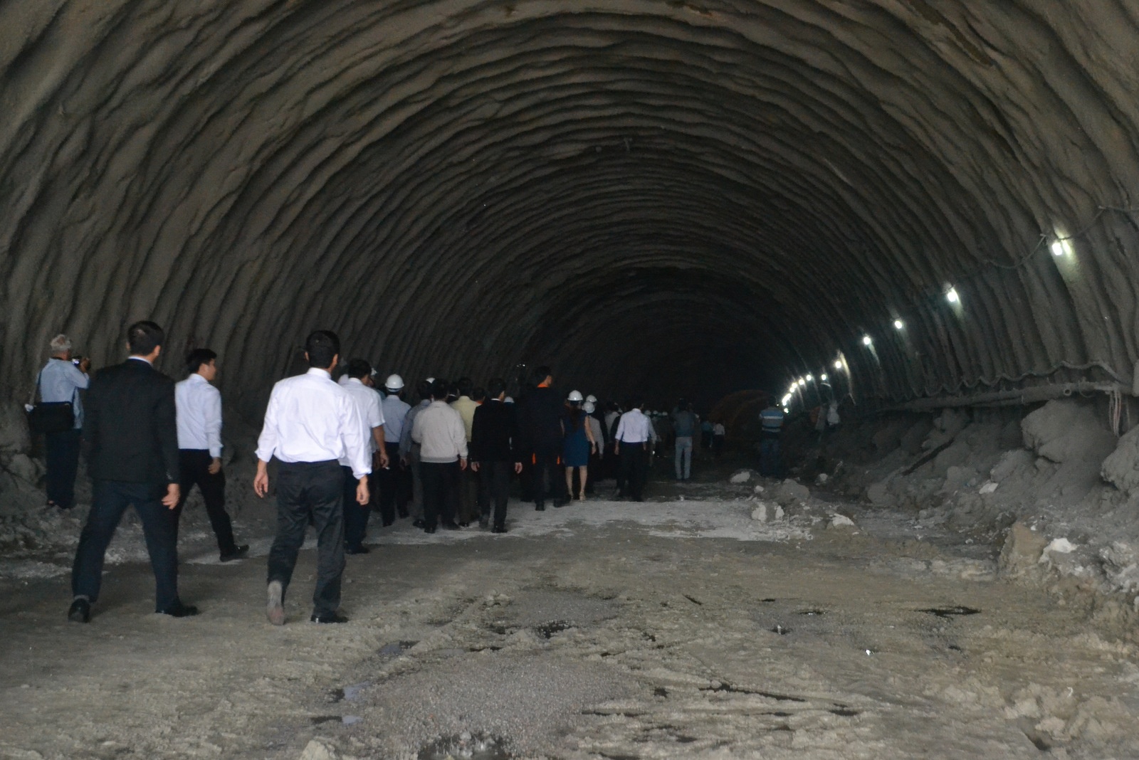 Thong ky thuat ham Co Ma chiu duoc dong dat 7 do richter hinh anh