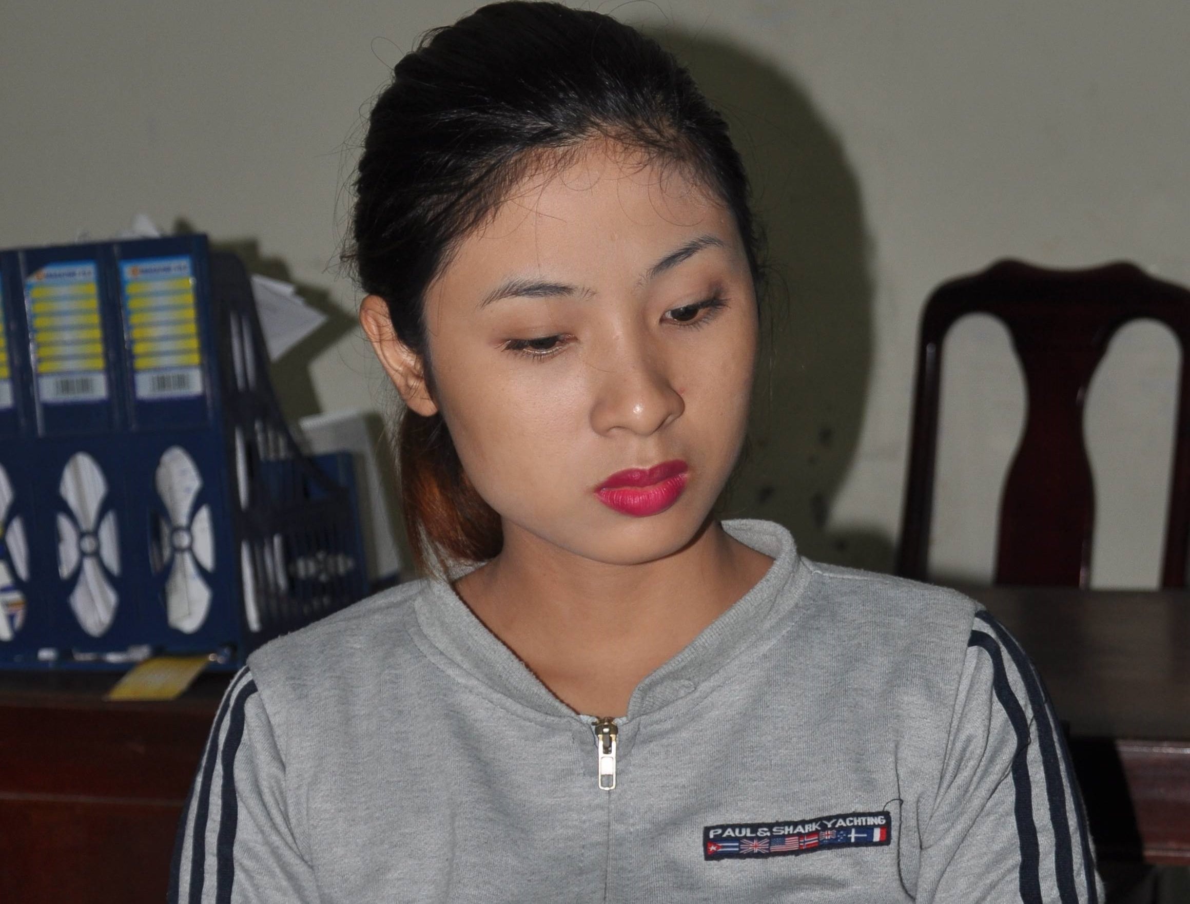 Co gai xinh dep thue nha song cung 'de tu' buon ma tuy hinh anh