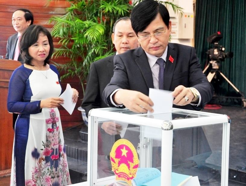 Bi thu Da Nang khong co phieu tin nhiem thap hinh anh