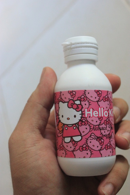 Chai mỹ phẩm Hân dùng để dụ nạn nhân.