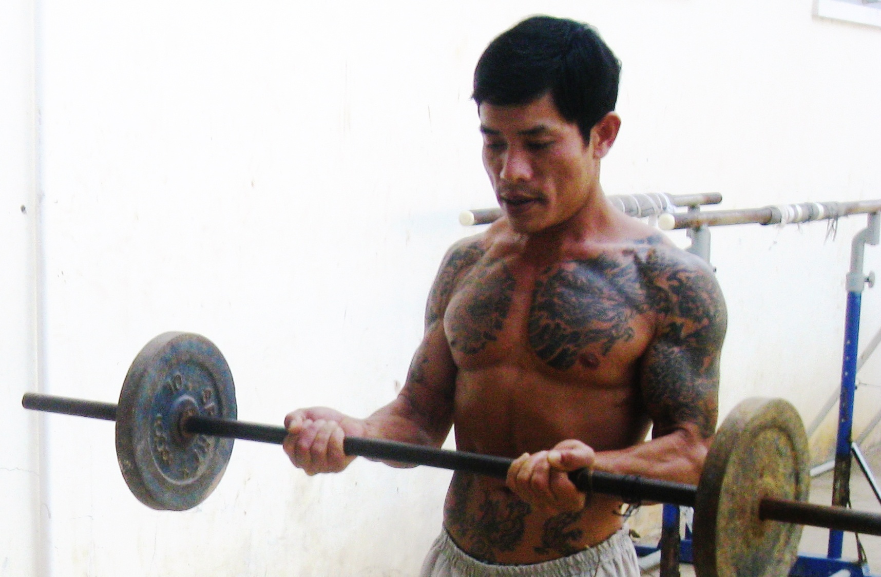 Noi cai nghien co phong massage, xong hoi hinh anh