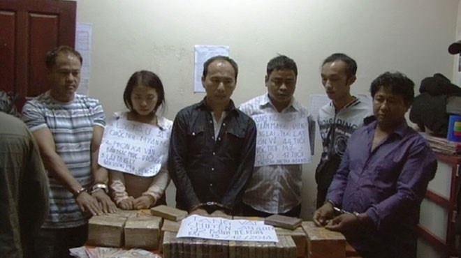 http://news.zing.vn/Tim-thay-thi-the-thanh-nien-tu-tu-truoc-mat-nguoi-yeu-post493922.html