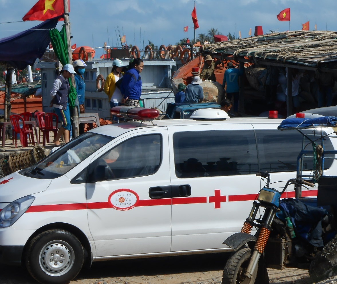 Lan bien tim hai sam, mot ngu dan tu nan hinh anh