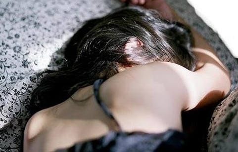 Loi khai cua ke bi to ep thieu nu 'quan he' suot 10 ngay hinh anh