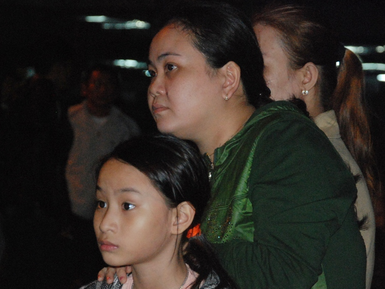 Nguoi Da Nang kien nhan xep hang don ong Ba Thanh hinh anh