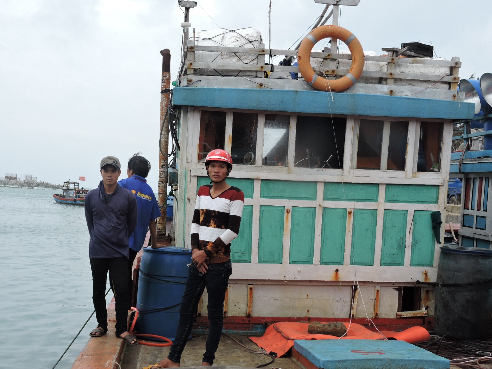 Sau khi tàu cá cập đảo Lý Sơn, thuyền trưởng Lê Tân đã trình báo với lực lượng biên phòng, đồng thời thống kê toàn bộ tài sản bị đập phá và bị cướp đi gồm: 2 thuyền thúng, 700 mét dây hơi, 1 máy Icom, 2 phuy dầu, 3 tấn cá cùng một số tàu sản khác, ước thiệt hại trên 350 triệu đồng.