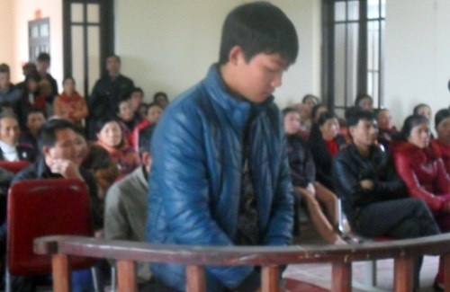 Gay tai nan khi cho 2 ban gai, nam sinh 9X vao tu hinh anh