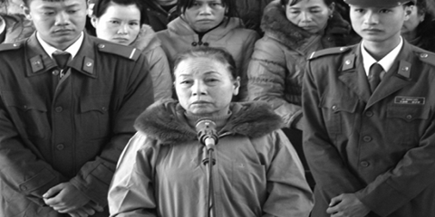 Chet giua cho vi cuop chong nguoi hinh anh