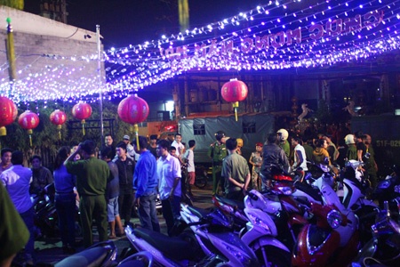 Dot kich quan bar, phat hien nhieu nguoi duong tinh ma tuy hinh anh