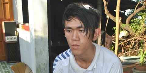 Giet hang xom roi than nhien leo len cay ngu hinh anh