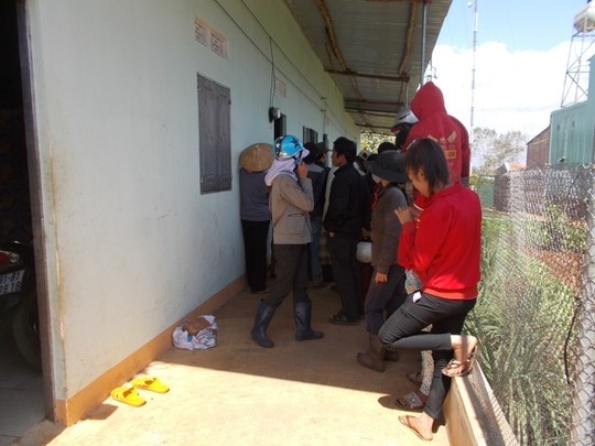 Nguoi dan ong chet bat thuong trong phong tro hinh anh