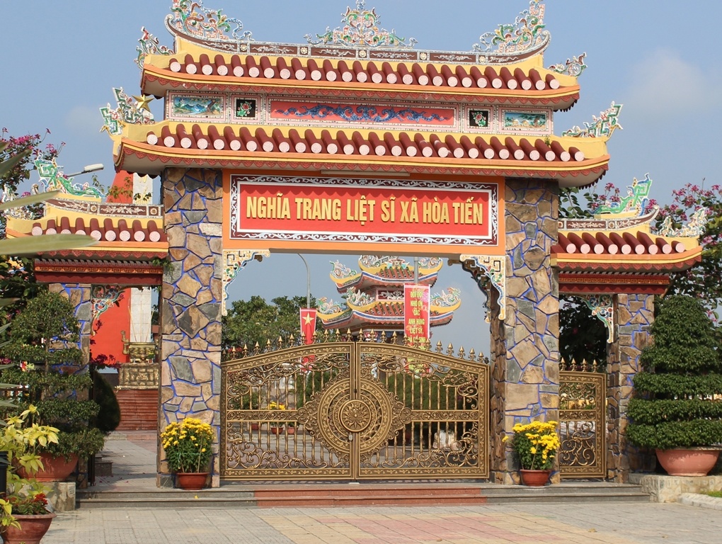 Ông Thanh sẽ được an táng ở nghĩa trang của gia tộc, cạnh nơi cha, ông bà nội ông Thanh đã yên nghỉ tại thôn Dương Sơn, xã Hòa Tiến huyện Hòa Vang, Đà Nẵng.   Vị trí ông Nguyễn Bá Thanh được an táng nằm giữa nghĩa trang gia tộc, đất bằng phẳng, thoáng đãng và cao ráo. Nhìn xa xa là dãy núi hình yên ngựa áng ngữ phía Tây.