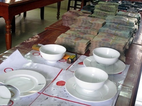 Bat giu 34 con bac o mot trang trai bo hoang hinh anh