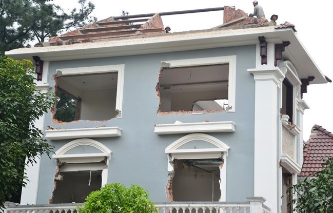 Canh thao do biet thu xay trai phep cua tuong cong an hinh anh