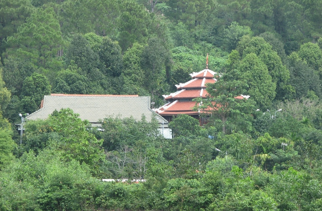 Quan điểm của lãnh đạo địa phương là sẽ xử lý đúng pháp luật. Nếu đến hạn cuối là ngày 10/3, ông Quang không tháo dỡ công trình trái phép thì lực lượng chức năng sẽ tiến hành cưỡng chế