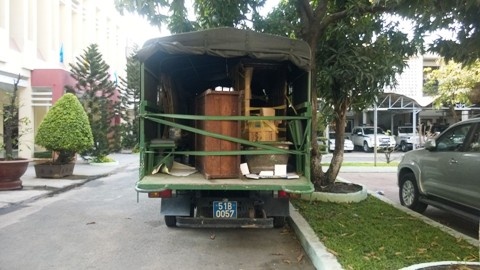 Danh thuoc me ong ba ngoai, cuop lo do co 1 ty dong hinh anh