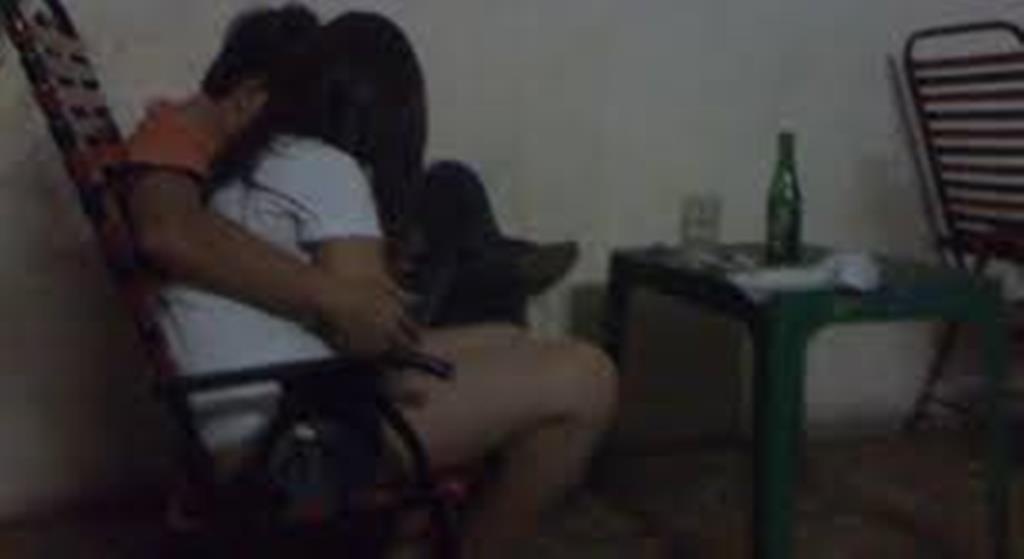 Bat qua tang 2 nu tiep vien hot toc kich duc khach hinh anh