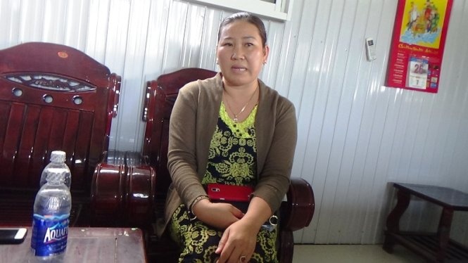 Bà Nguyễn Thị Mỹ Hương phản ánh mình bị dân phòng, giang hồ chặn xe tải đòi nợ vô cớ, ngoài ra chiếc xe máy của bà bên trong có 250 triệu đồng bị cướp vào khuya 26-3