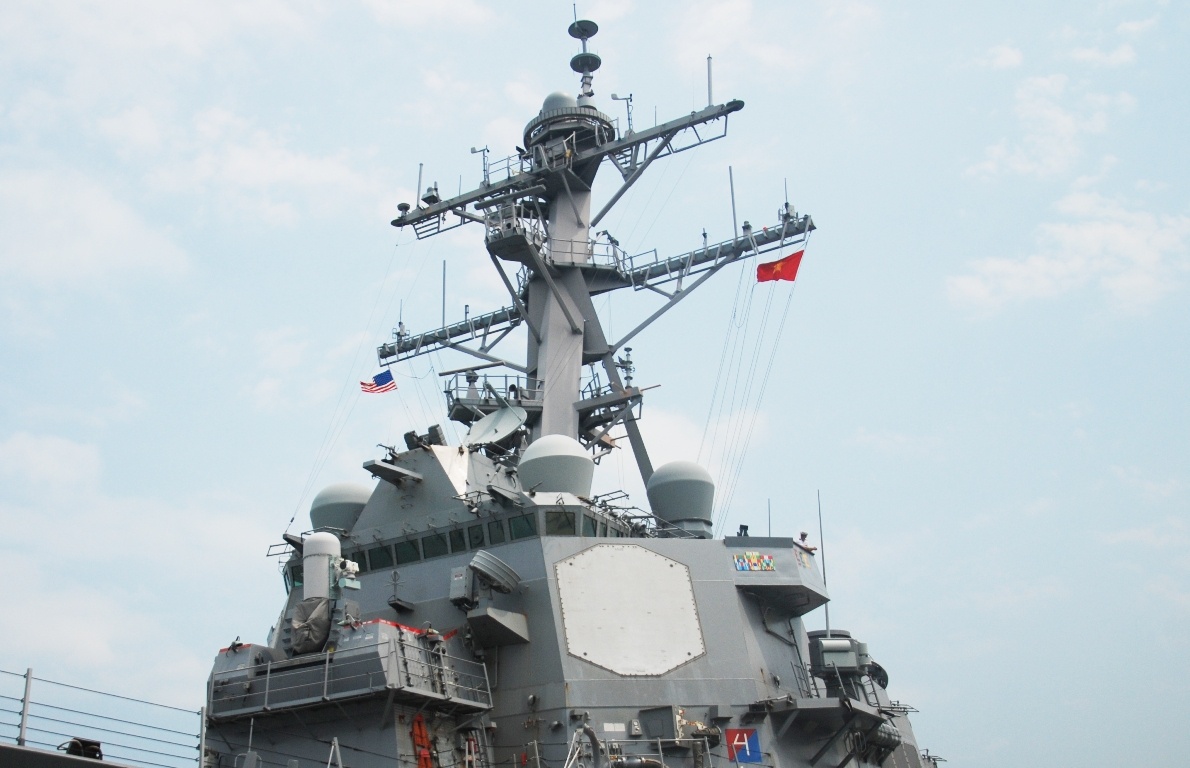 USS Fitzgerald thuộc lớp Arleigh Burke. USS Fitzgerald được thiết kế với mục đích phòng vệ. Toàn bộ tàu được làm bằng thép và sử dụng động cơ tua-bin khí.