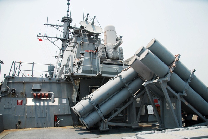 Vu khi hang nang tren chien ham My o Da Nang hinh anh