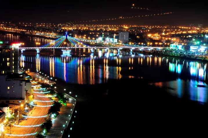 Ngay hoi van hoa - am thuc 5 nuoc du thi phao hoa Da Nang hinh anh