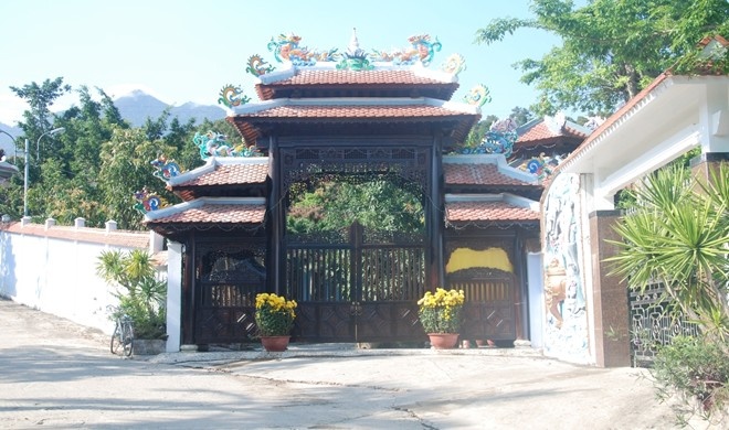 'Dap bo biet thu cua dai gia vang la qua lang phi' hinh anh